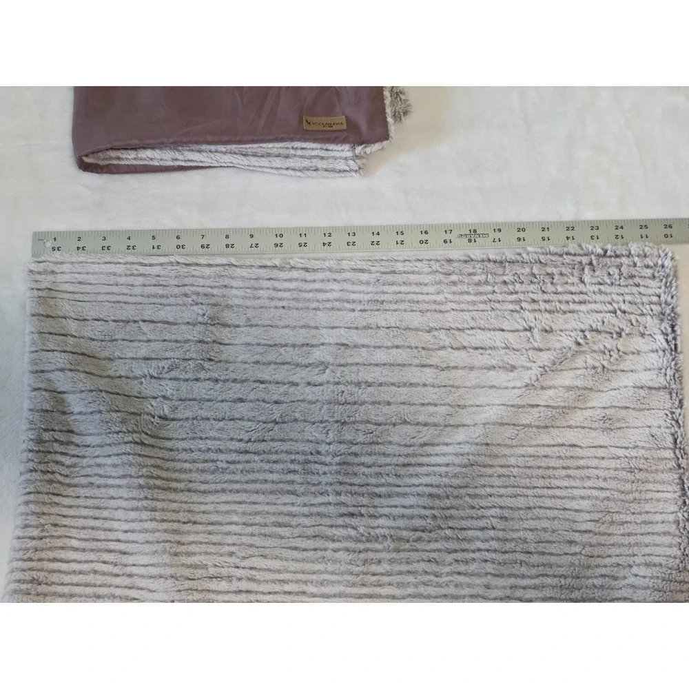Koolaburra by ugg mauve faux fur set of 2 standard zip pillow case cover sham